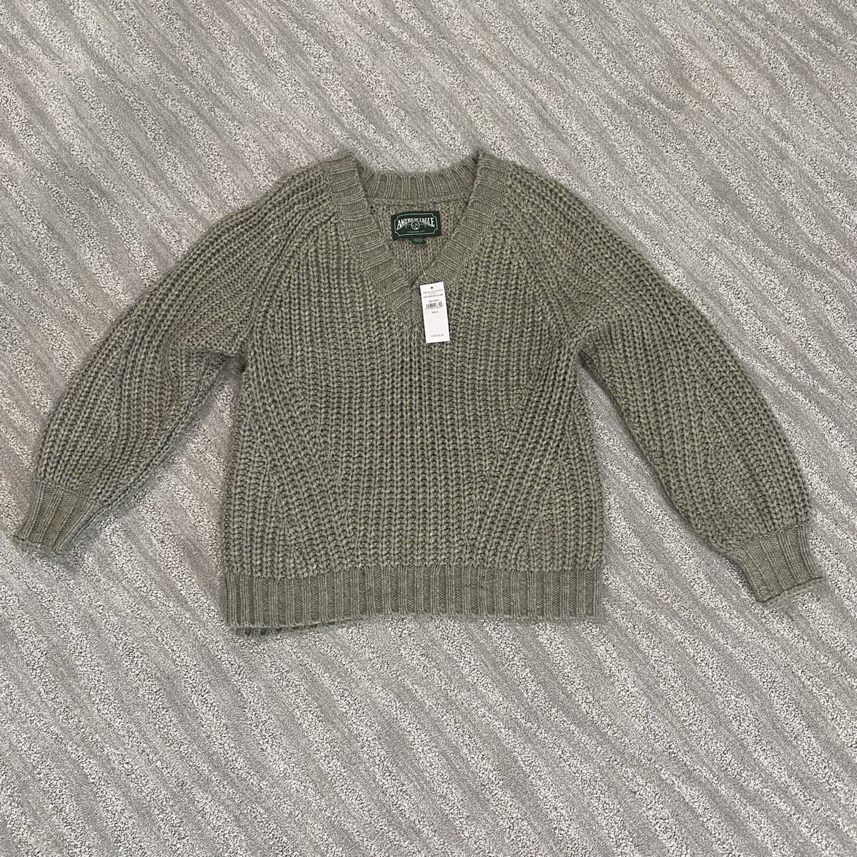 American Eagle Chunky Knit V Neck Sweater Size S Oversized Slouchy Sage  Green