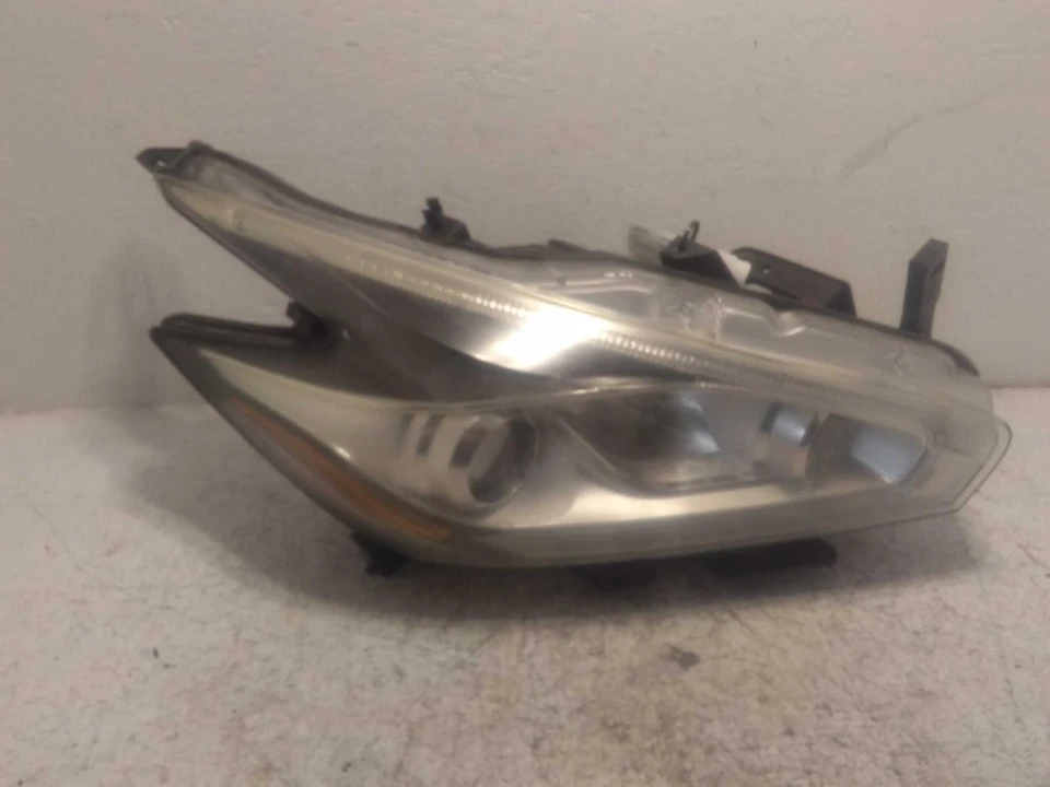 Used Right Headlight Assembly fits: 2015 Nissan Murano halogen black upper housi Foto 4 de 4