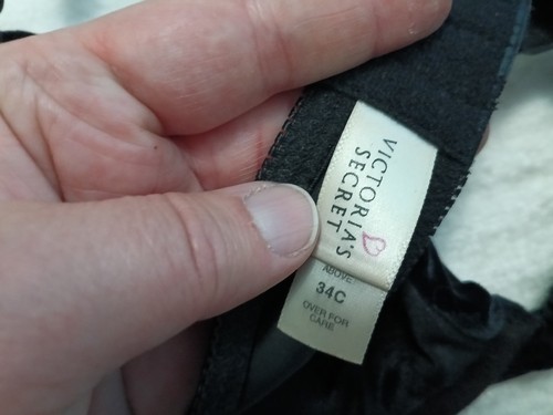 Vintage Victorias Secret Bra Womens 34C No Padding Underwire Black Velvet V - Picture 4 of 4