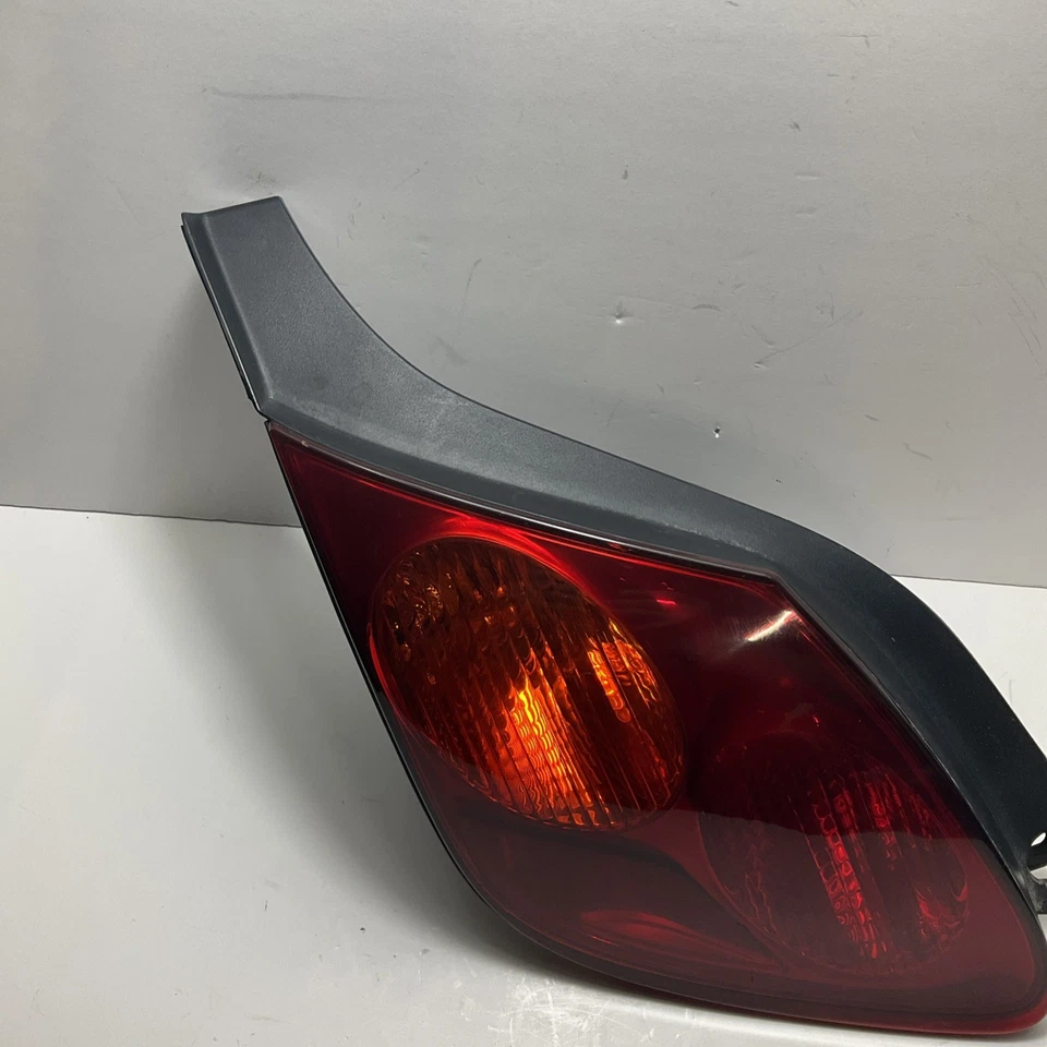 Luz trasera exterior del lado del conductor izquierdo Lexus SC430 2002-2005 FABRICANTE DE EQUIPOS ORIGINALES *NOTAS Foto 2 de 4