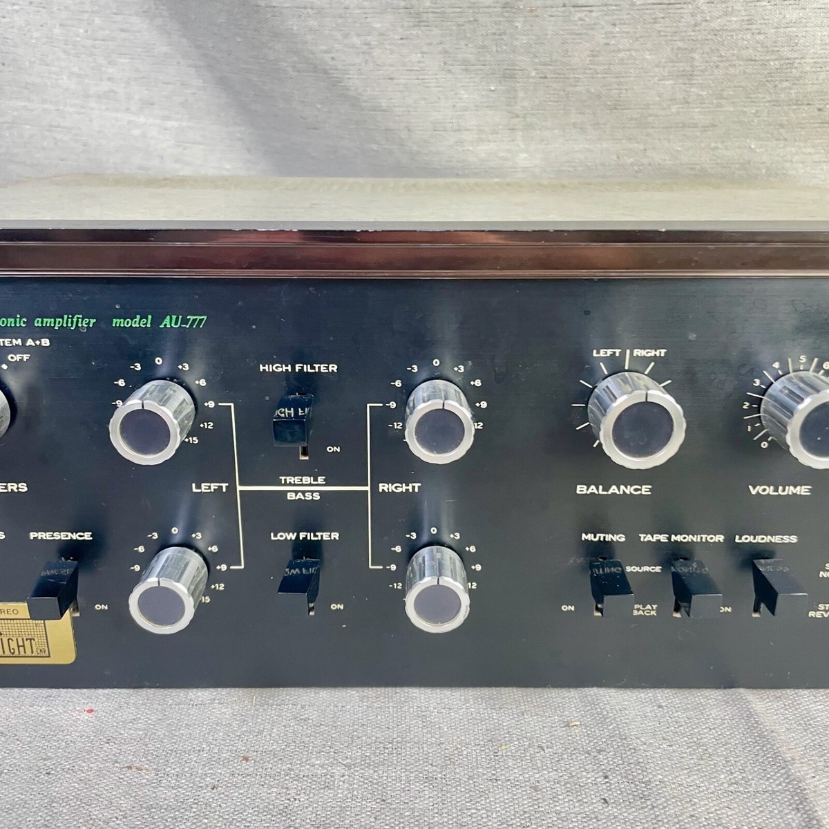 Sansui ステレオアンプ AU-777 SANSUI AU-777の仕様 サンスイ