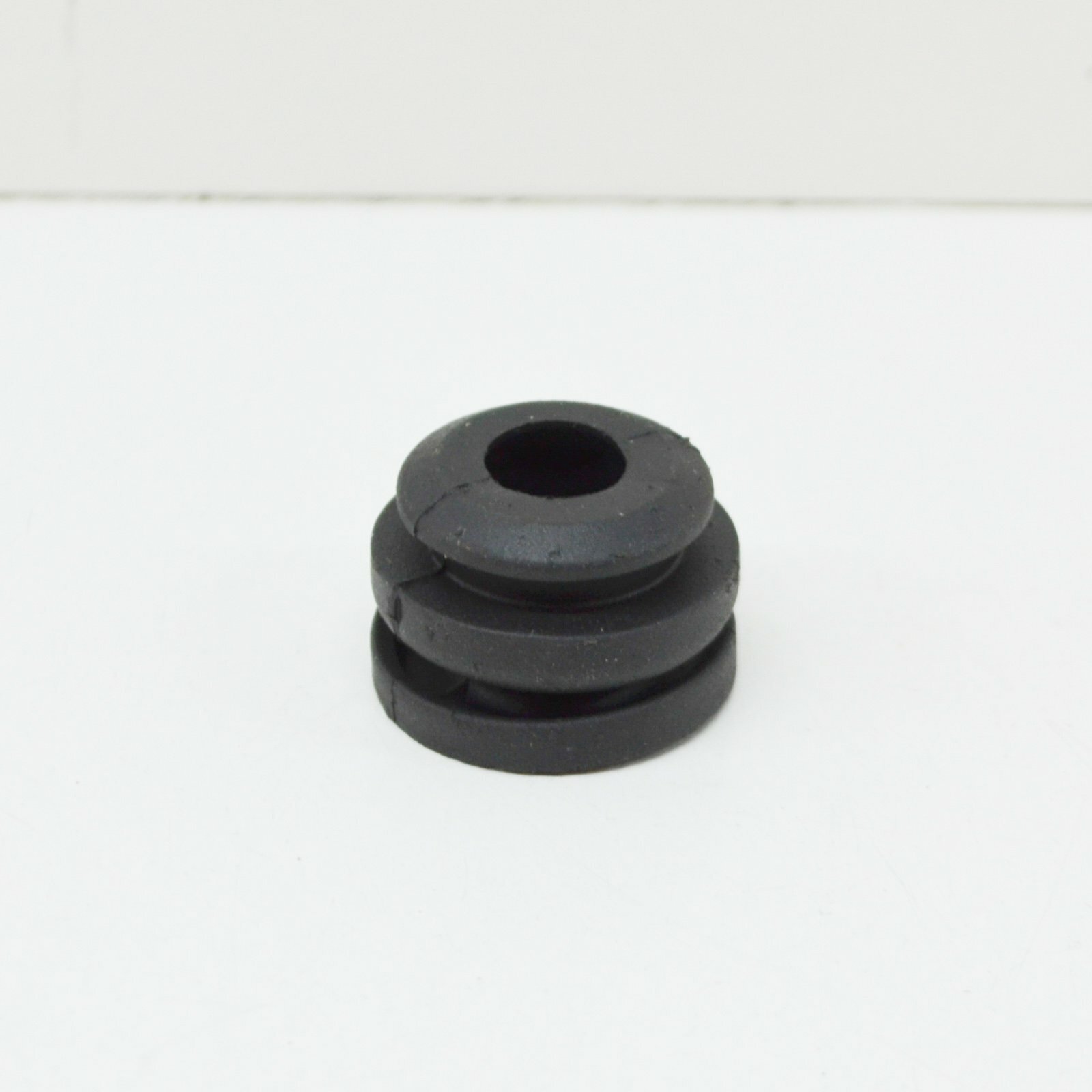 AUDI A3 8P Engine Cover Grommet 038103638K NEW GENUINE eBay