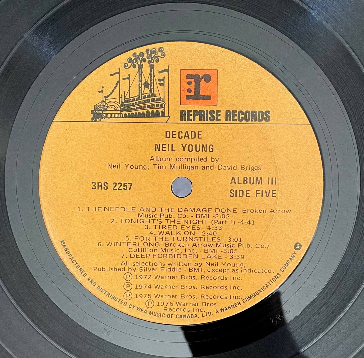 【シュリンク付】レコードLP/Neil Young / DECADE OS01NTQ3LmpwZWc.jpeg