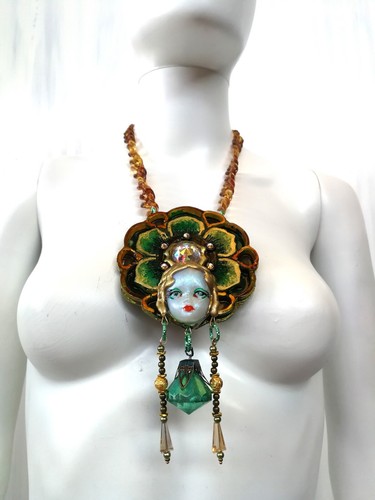 Art Deco Nouveau Belle Epoque Jewellery Pendant Jewelry Mnadala Doll Head Flower - Picture 3 of 24