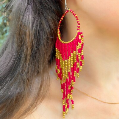 Große Ohrringe mit Perlen Fransen Motiv Rose Fuchsia