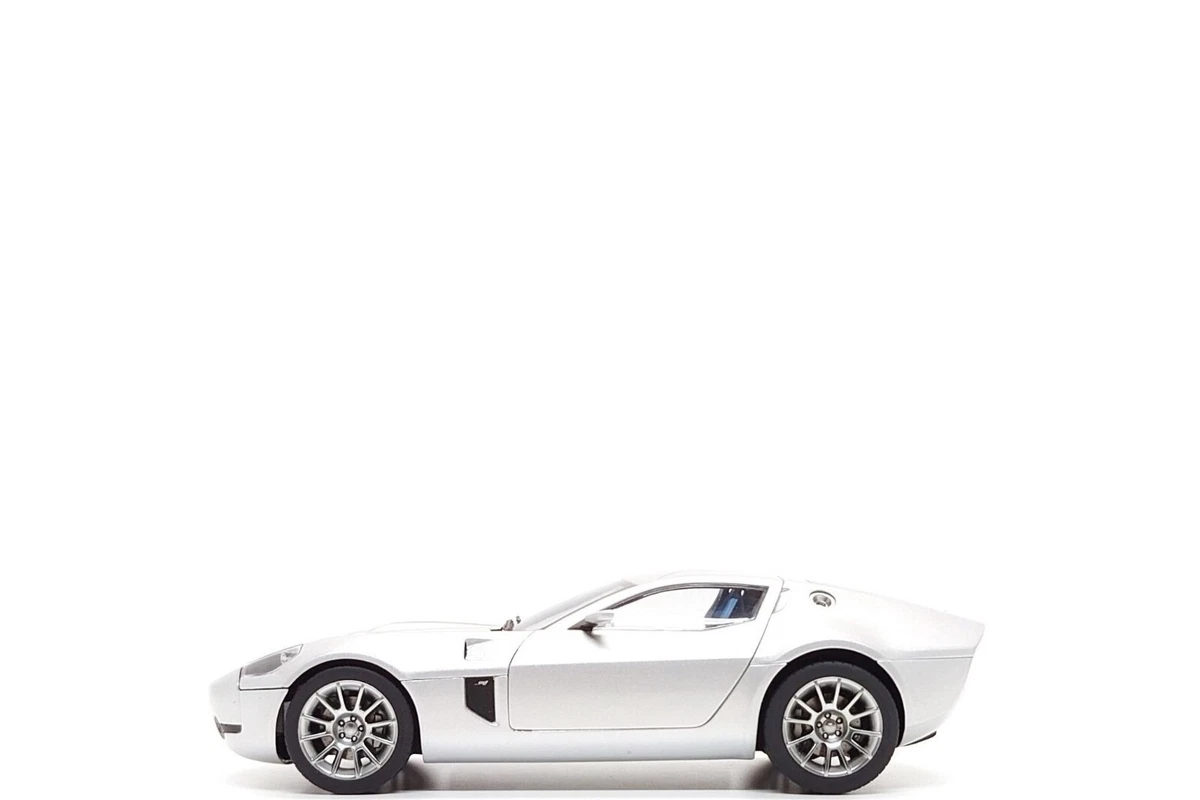 AUTOart 1:18 Ford Shelby GR-1 Concept in Silver Metallic/Tungsten 