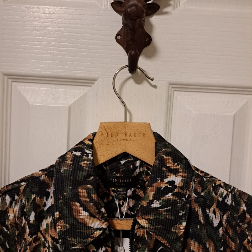 Ted Baker Urban Printed Cargo Jacket Size Ted 1 UK XS BNWT RRP £199 (size 10) - Image 4 of 4