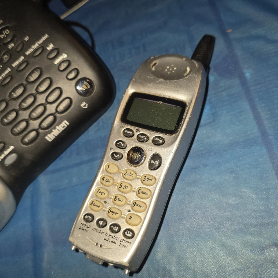 Лот винтажные телефоны Uniden PowerMax 2,4 ГГц GE 5,8 ГГц базовые аккумуляторы для телефонов непроверенные - Изображение 4 из 4