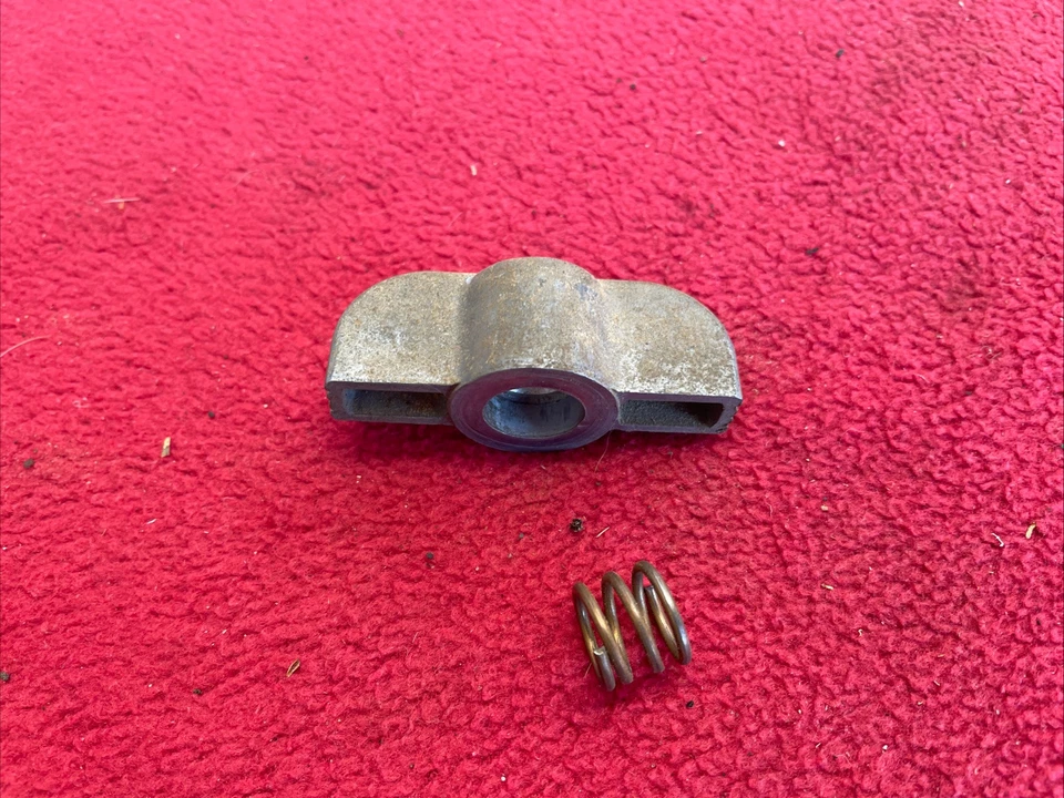 Delta Rockwell Milwaukee. Perilla manual taladro prensa ensambladora con resorte. Foto 3 de 3