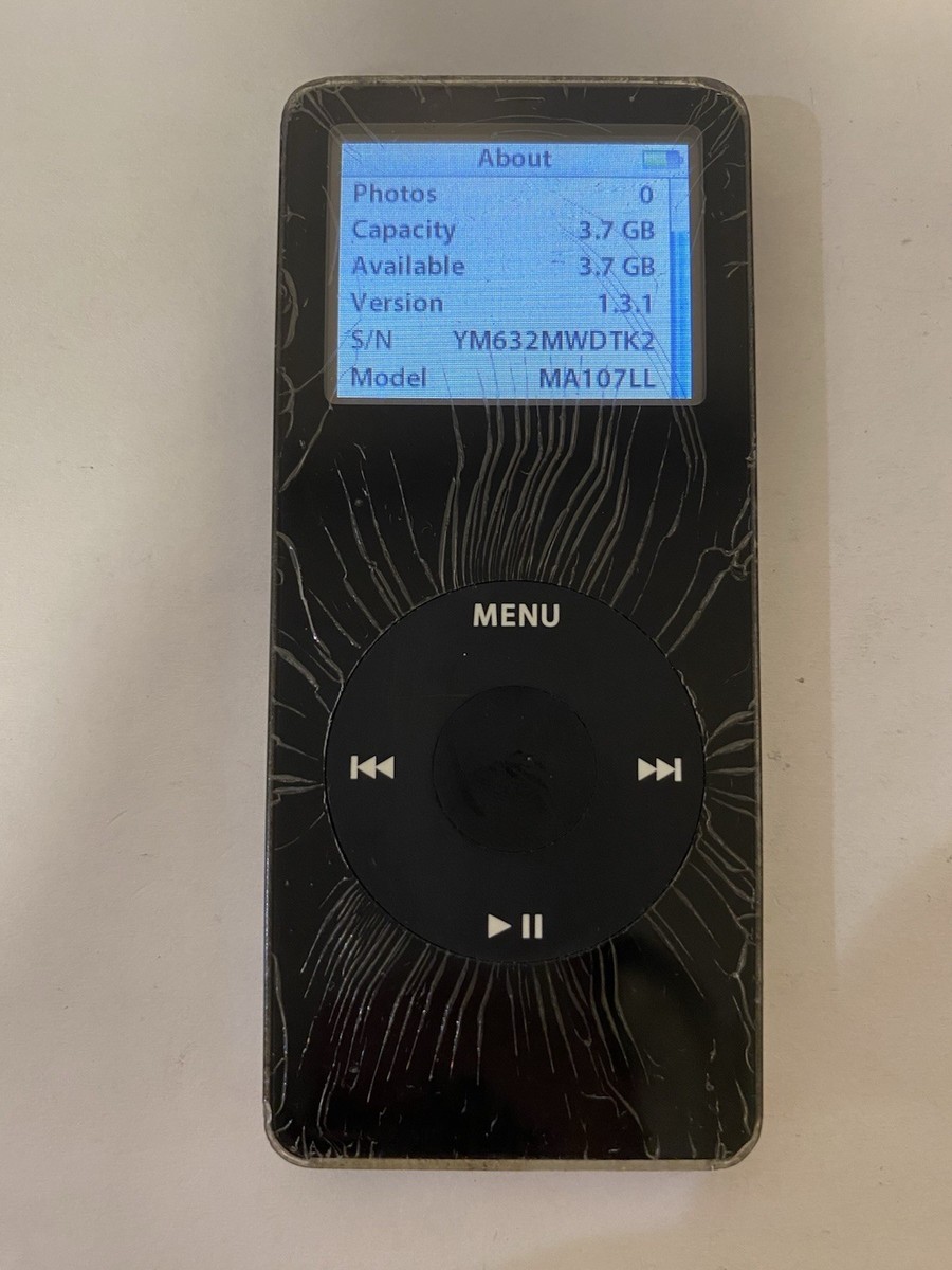 Apple iPod nano 1st Generation Black (4 GB) Works Great