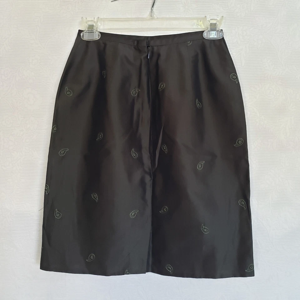 Falda informal esquinera 100 % seda talla 2 abertura trasera bordada cachemira gris oscuro forrada Foto 2 de 4