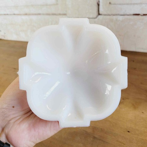 VINTAGE PORTIEUX VALLERYSTHAL FRANCE WHITE MILK GLASS SCROLLED SQUARE COMPOTE - Picture 4 of 7