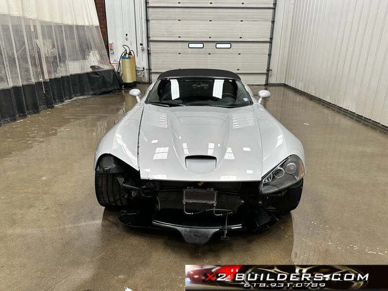 2004 Dodge Viper SRT-10 Convertible  - Image 2 of 4