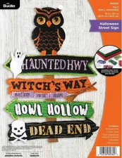 Halloween Bucilla Felt Wall Hanging Kit 89384 Halloween Street Sign  FREE SHIP