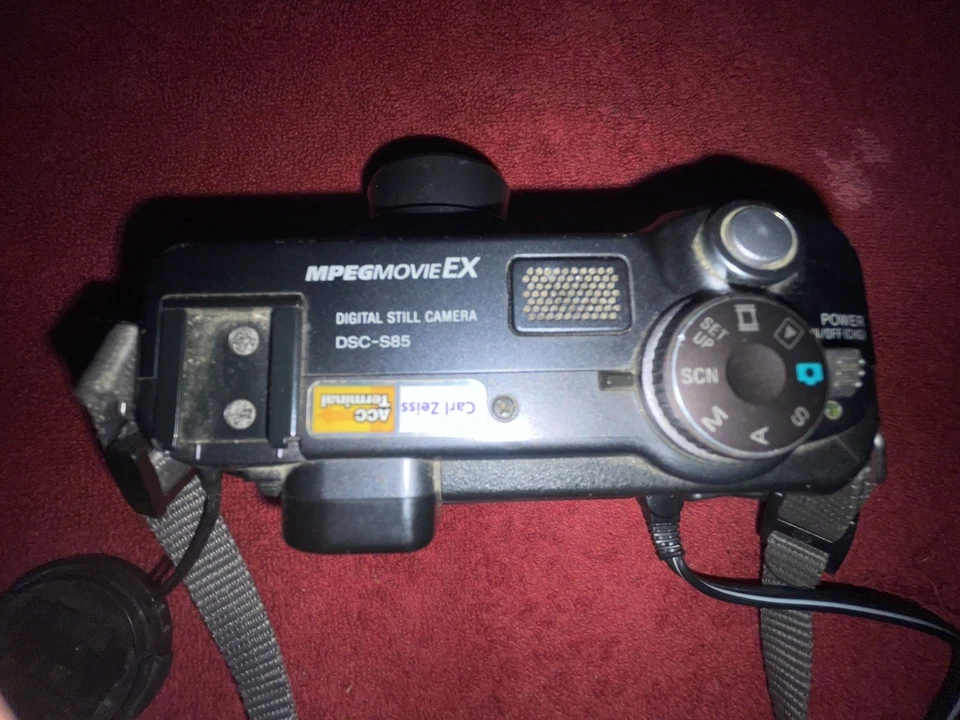 Sony Cyber-Shot DSC-S85 Gray 4.1MP Digital Camera Not Tested - Image 4 of 4