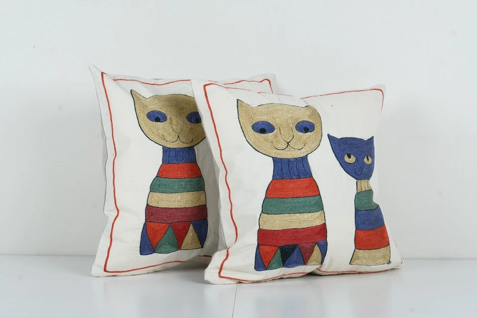 Set Tashkent Suzani Animal Pictorial Pillow Case Made from a 19th Century Suzani - Image 2 of 4