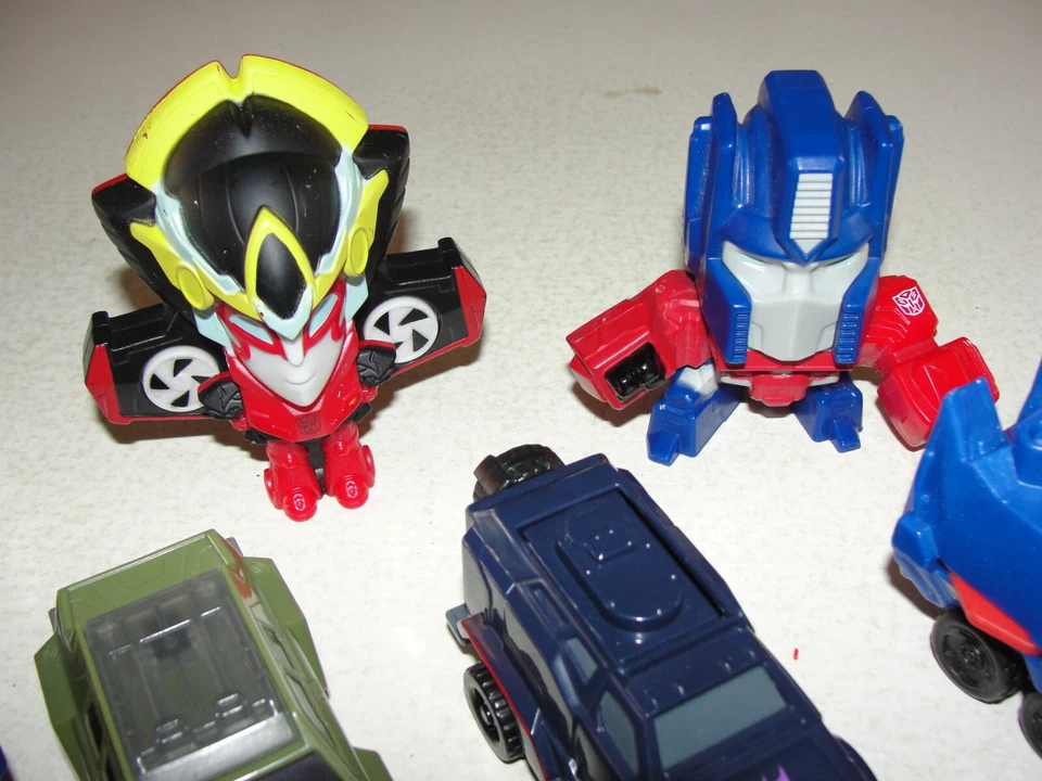 McDonalds Transformers 11 Figure Lot 2012 2016 Optimus Prime Bumblebee Windblade - Image 4 of 4