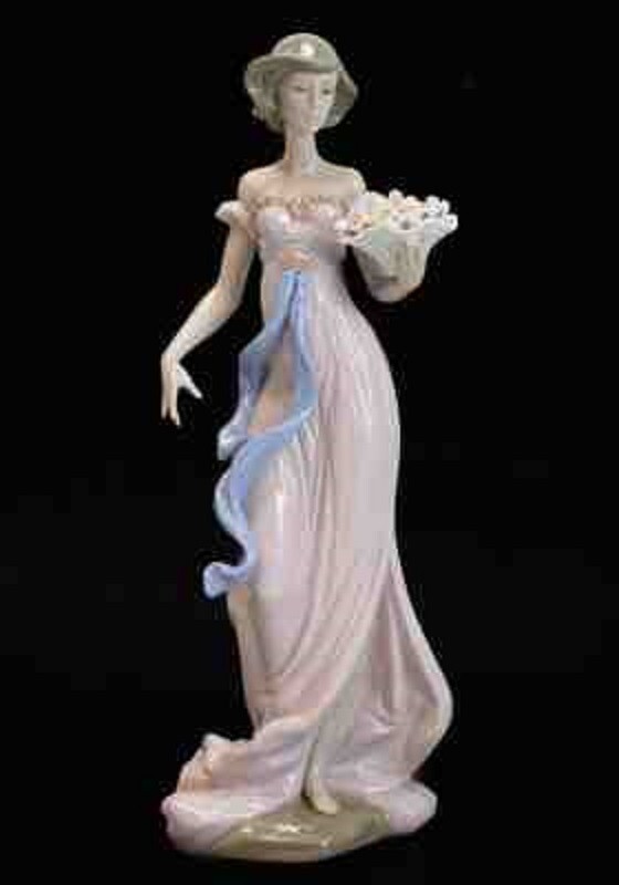 Lladro Primavera Spring Flirtation (06365) Porcelain Figurine