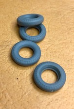 4 PNEUMATICI Corgi Toys 15 mm gomma grigio/grigio battistrada per # 224 Bentley Continental