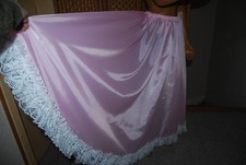 XXL TRAUM Taftrock Glanzrock Nylon Rock rosa mit Spitze Rüschen Lolita Umhang