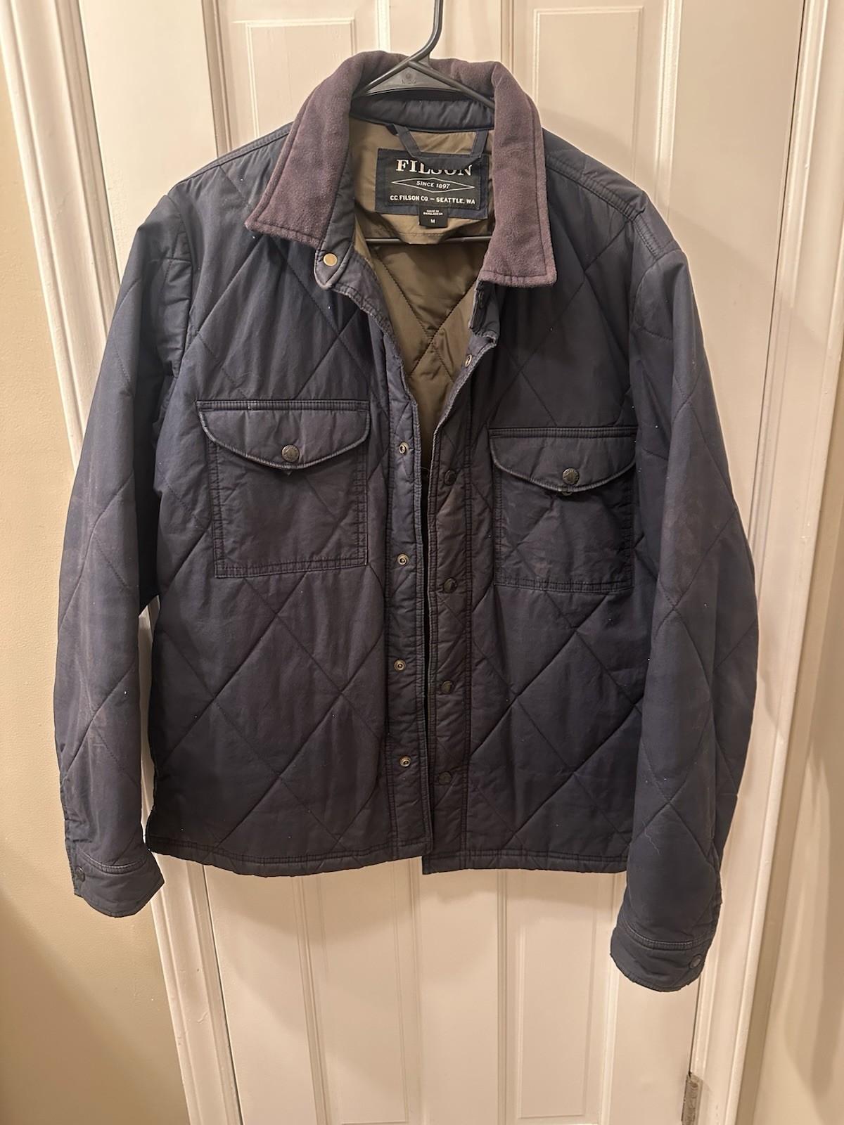 Filson jacket-Size medium - image 1