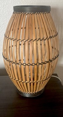Boho Southwestern Stil hellbraun & schwarz Rattan Tischlampe 15,5" hoch