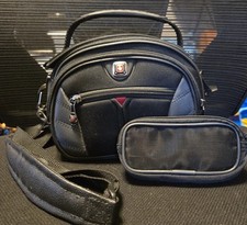 Wenger Swiss Gear The Sherpa Medium Padded Camera Bag With Strap - Black