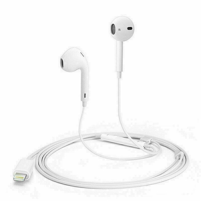 Apple earphones with remote and mic (4547597625330)