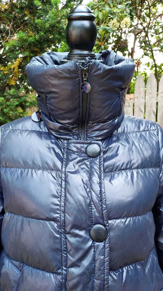 Down jacket with knit cuffs