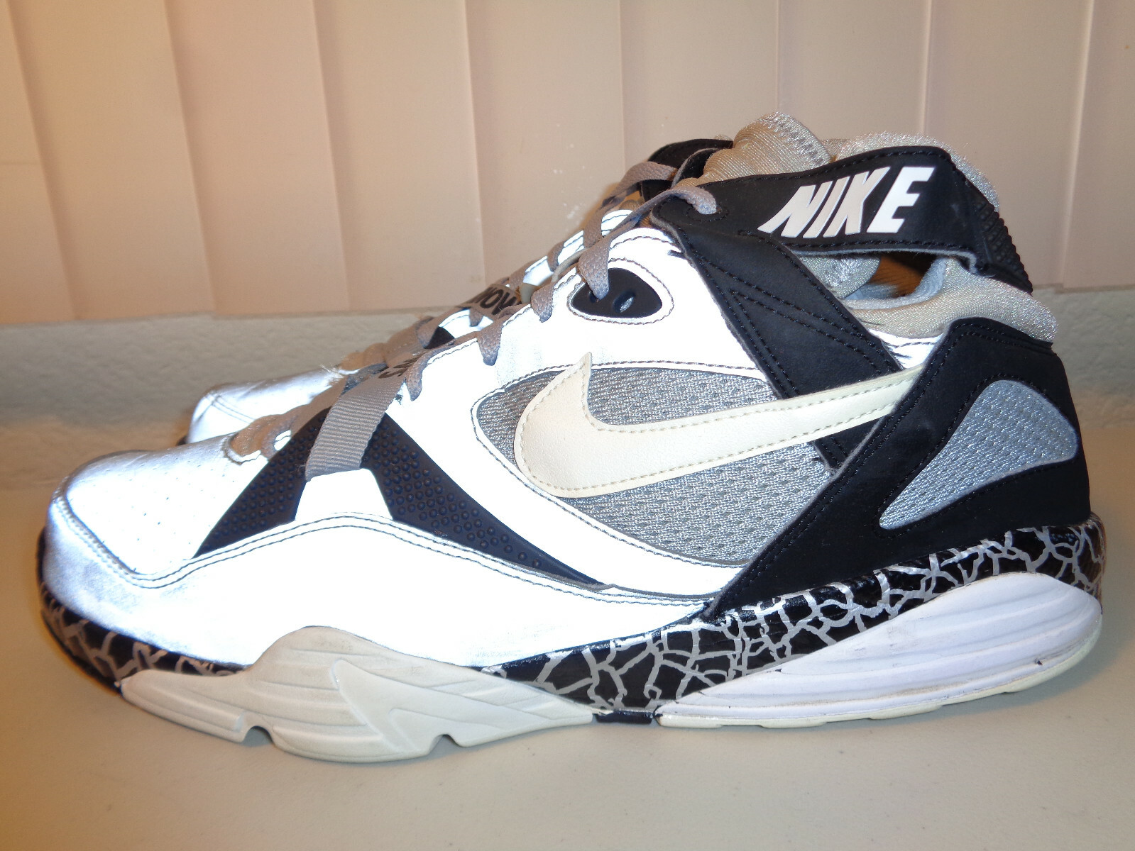 bo jackson raiders sneakers