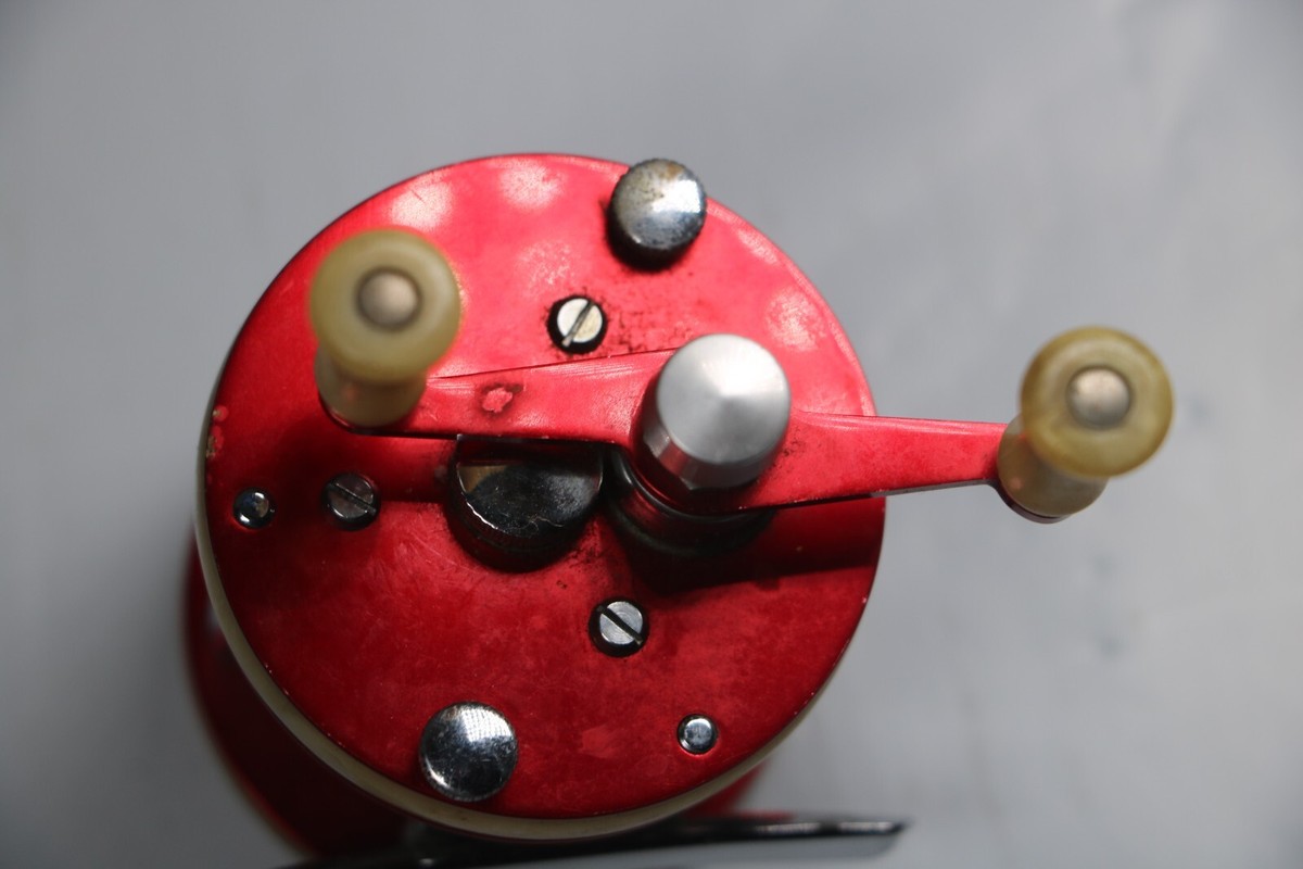 Vintage 4 Screw Abu 2600 Ambassadeur Red Bait Casting Level Wind