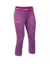  35 Under Armour Girls Size YXL Pink Heat gear Armour Fitted Capris Active Pants