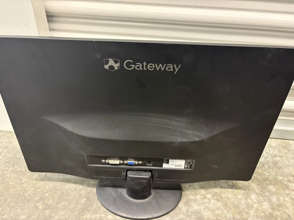 GATEWAY FHX2303L 23-inch LCD Monitor Stereo Speakers (NO POWER BRICK) - Image 2 of 4