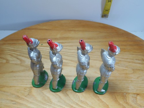 4 Vintage Barclay Manoil Medieval Armored Knights 70mm - Picture 6 of 7