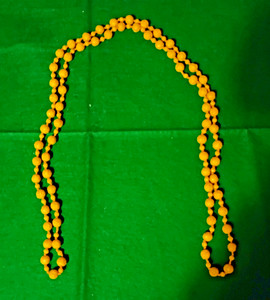 PRETTY VTG 27" Yellow Rose Beaded necklace 1960s