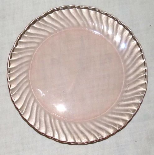 Pink Depression Glass Arcoroc France 7.75 inch Swirl Salad Plate