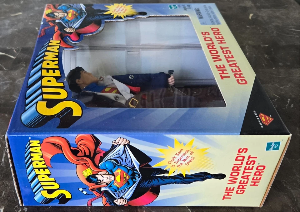 FIGURA DE ACCIÓN SUPERMAN EL HÉROE MÁS GRANDE DEL MUNDO 8 PULGADAS EXCLUSIVA DE TIENDAS OBJETIVO Foto 3 de 4