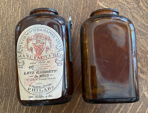 2 antique Levi Garrett & Sons brown bottles, 6 ounce, 3 dot, no lids, empty