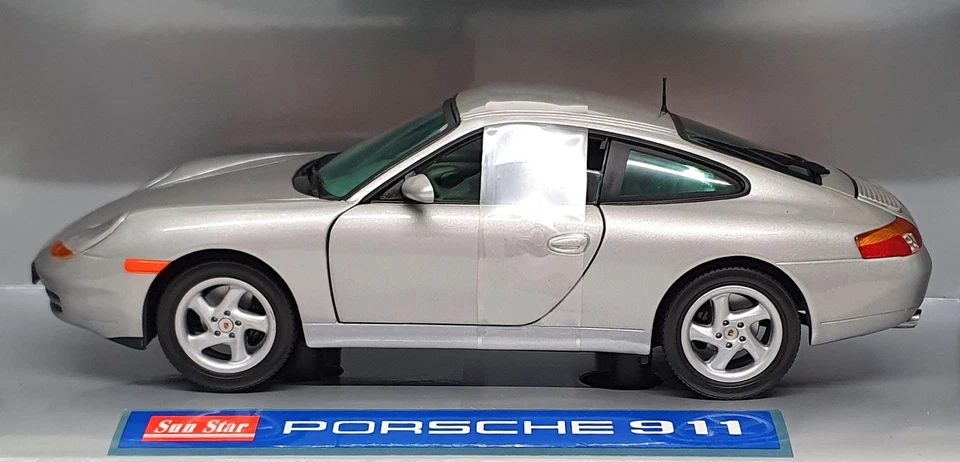 Sun Star 1/18 Scale Diecast 1201 - Porsche 911 Carrera - Silver - Image 3 of 4
