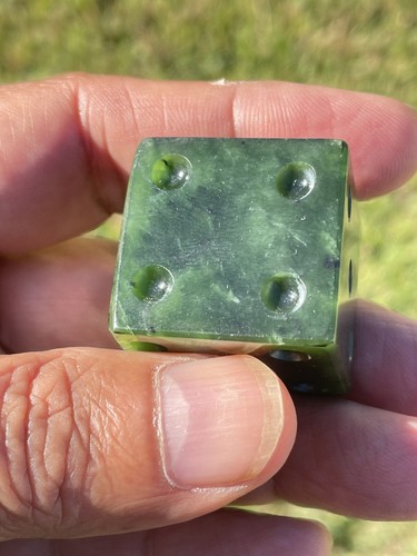 NZ Nephrite Maori Greenstone Pounamu Dark Core MARSDEN Jade 27mm CUBE Table DICE - Picture 4 of 8