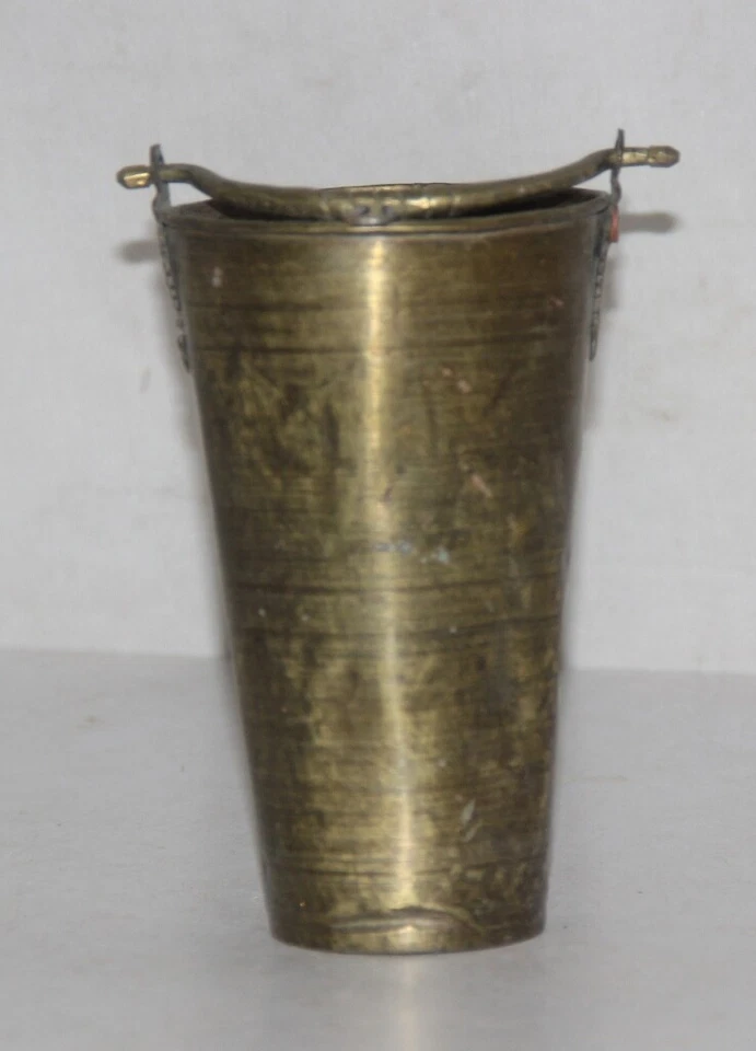 Antigua taza de vidrio de latón original antigua hecha a mano grabada 76 Foto 2 de 4