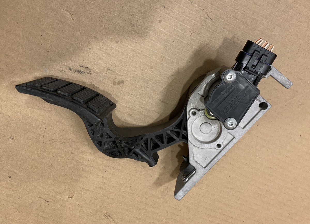 VOLVO VNL THROTTLE PEDAL ASSEMBLY 82734049 GENUINE OEM | eBay 