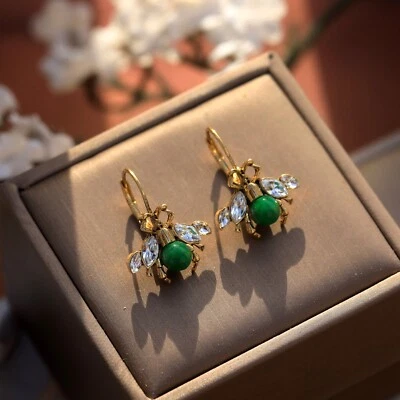 Boucles d'oreilles Dormeuses Doré Petit Insect Abeille Perle Jade Vert QD4 - Photo 1/4