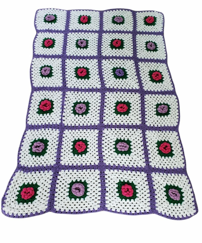 LOTE Colcha Manta Cuadrada Ganchillo Abuela Afgana 3D Rosa Púrpura Rosas 78"x48" Foto 3 de 4