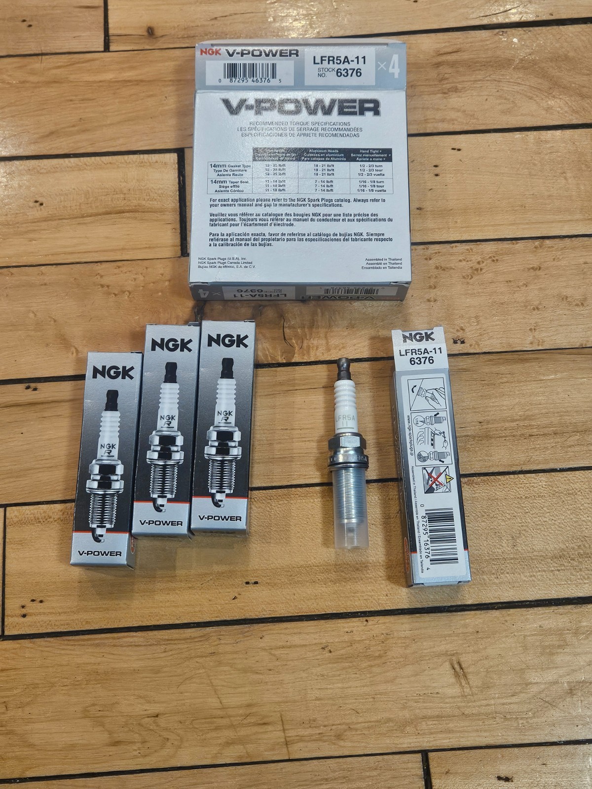 NOS NGK V-Power LFR5A-11 Spark Plugs Qty-4 6376