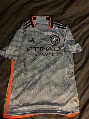 MLS Nycfc Team Signed Autographed Authentic Jersey With Tags Size M￼