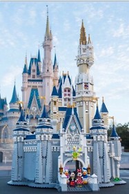 HTF LEGO Disney Cinderella's Castle 71040 The  Magic Kingdom New Sealed Limited 