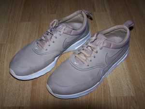 nike thea light brown