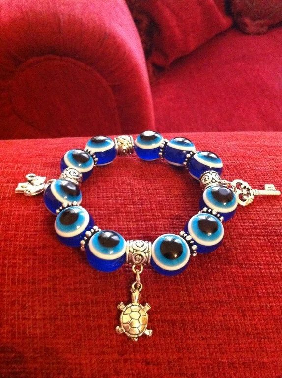  Pulsera cuentas mal de ojo hecha a mano :) %% Foto 3 de 4