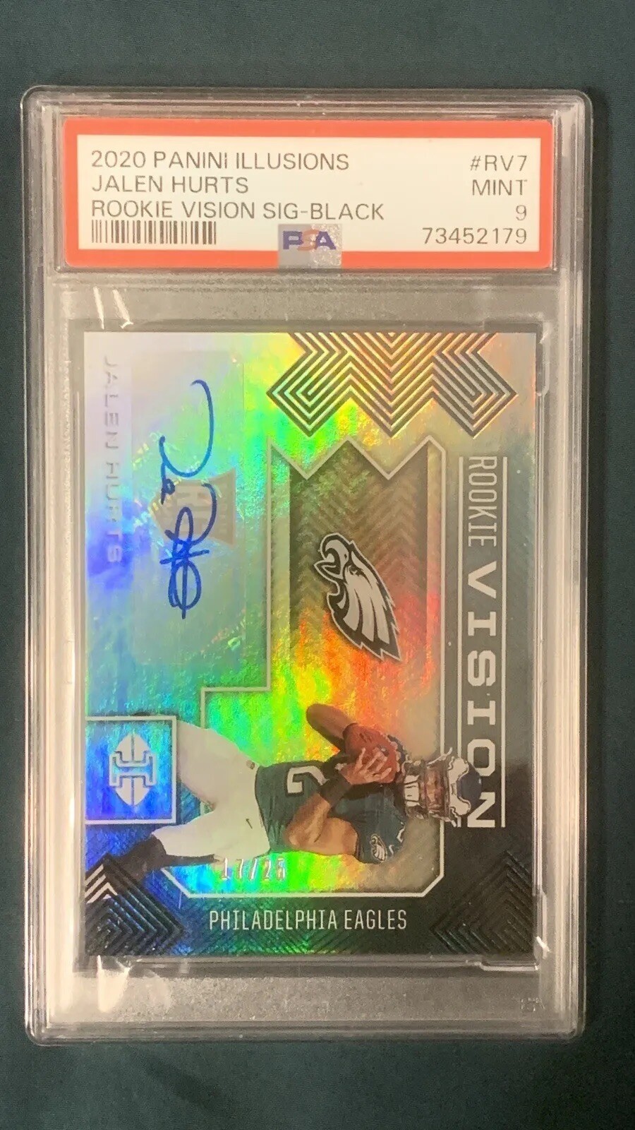 Jalen Hurts Panini Illusions Rookie Vision Signatures #RV7 Black